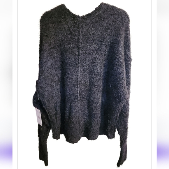 NWT Free People Icing V-Neck Fuzzy Eyelash Slouchy Soft Long Sleeve Sweater Blk - Picture 6 of 11